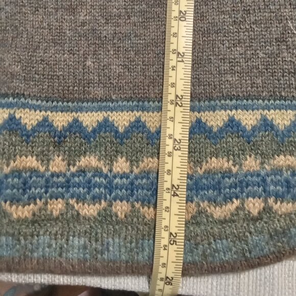 Unbranded Alpaka Sweater Sz S green and pattern around neckline Made in Pe - Picture 6 of 7